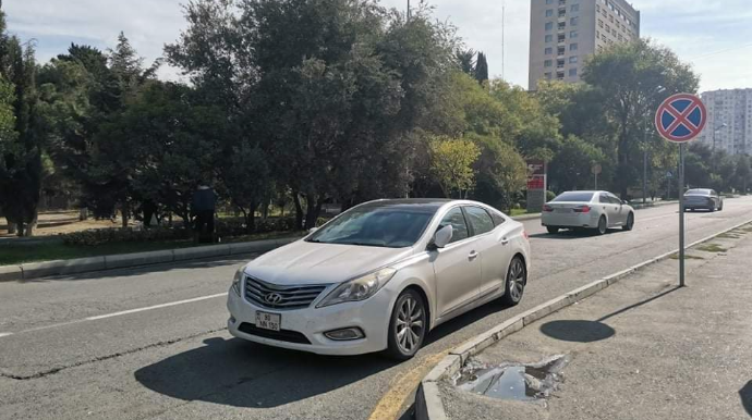 Binəqədidə "protiv" park edən sürücü  - FOTO
