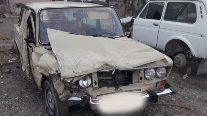 Gədəbəydə minik avtomobilləri toqquşdu, 3 nəfər... 