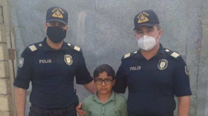 Boğulmaq təhlükəsi ilə üz-üzə qalan 2-si uşaq olmaqla 3 nəfər xilas edilib - FOTO 