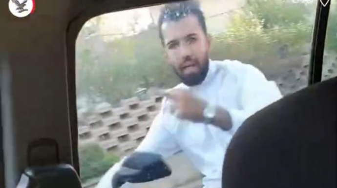 Qadına sataşan şəxs maşına belə hücum etdi   - VİDEO