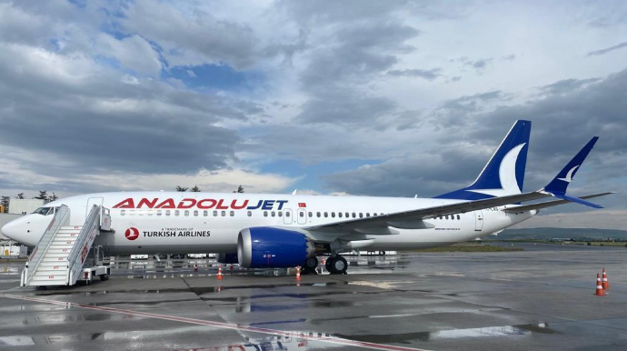 Türkiyənin sərnişin təyyarəsi uçuş-enmə zolağından çıxdı 