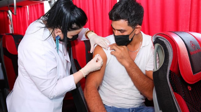 Bakıda səyyar avtobus məntəqələrində  peyvəndlənməyə başlanılıb  - FOTO