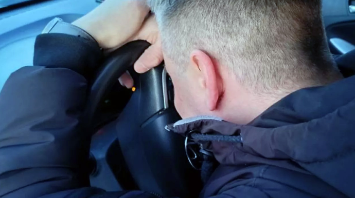 Sərxoş sürücü bir gecədə 5 qəza törətdi - Cərimələndi, sürücülük vəsiqəsi əlindən alındı 