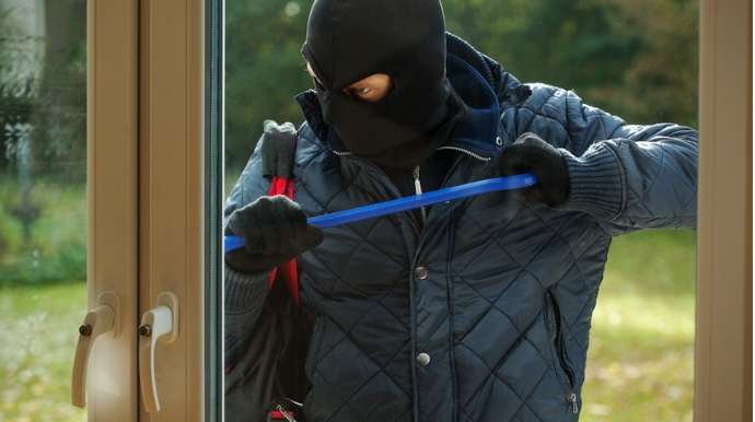 Bakıda marketdən oğurluq edilib 