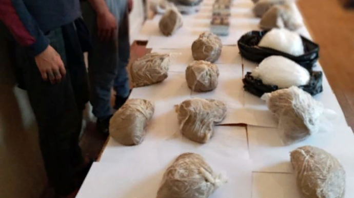 Azərbaycana 24 kiloqramdan artıq narkotikin keçirilməsinin qarşısı alındı  - FOTO