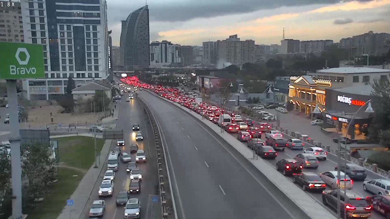 Sərnişinlər yolda qalır - Avtobuslar niyə gecikir? - VİDEO