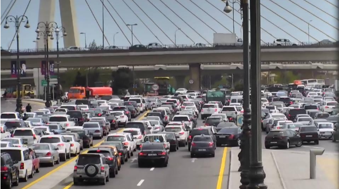 Sürücülərin DİQQƏTİNƏ  - Bu küçələrdə sıxlıq var