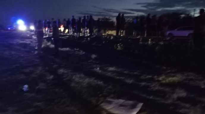Salyanda minik avtomobili su kanalına aşıb, xəsarət alan var - FOTO 
