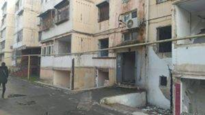 Bakıda bəzi yaşayış binaları sökülür - FOTO