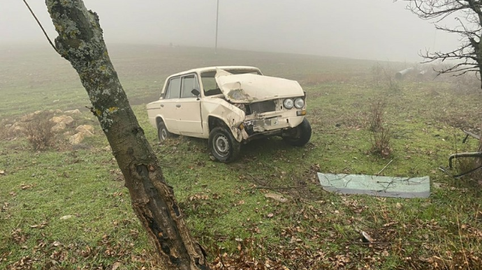 Şamaxıda qaçırdıqları avtomobillə qəza törədən iki yeniyetmə saxlanılıb  - FOTO