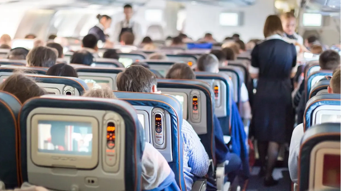 "Ryanair" təyyarədə asayişi pozanlar üçün yeni cərimə tətbiq etdi  