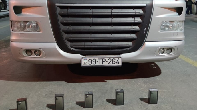 Yük maşınlarından qanunsuz mobil telefonlar aşkarlandı - FOTO 