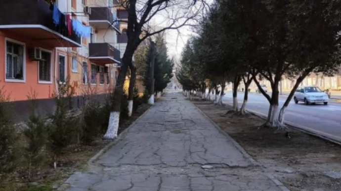 Sumqayıt sakinləri bu küçədəki səkinin son dəfə nə vaxt təmir edildiyini unudub - FOTO