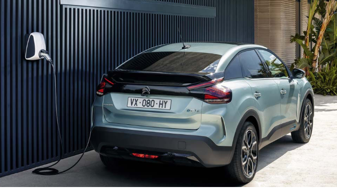 Neft ölkəsində benzin və dizellə işləyən maşınlara baxan yoxdur - Elektromobil SEVGİSİ 