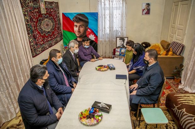 Nazirlik şəhidin ailəsini işlə təmin etdi - FOTO