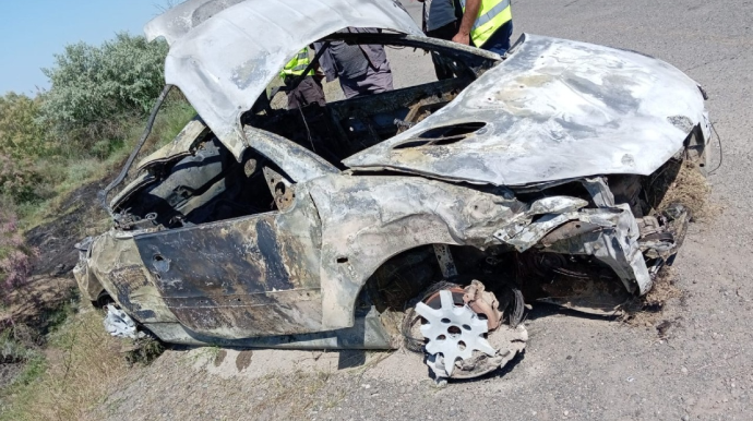 İmişlidə qəzaya uğrayan avtomobil yandı