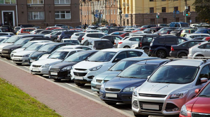 Qanunsuz parklanmalar - İŞBAZLAR KİMLƏRDİR? - EKSPERT DİLƏ GƏLDİ 