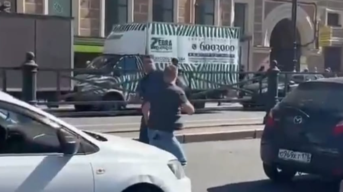 Sürücülər küçədə əlbəyaxa oldu - ANBAAN VİDEO