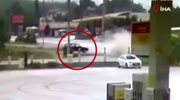 Sürücü çevik reaksiya verdi, böyük qəzanın qarşısı alındı – ANBAAN VİDEO 
