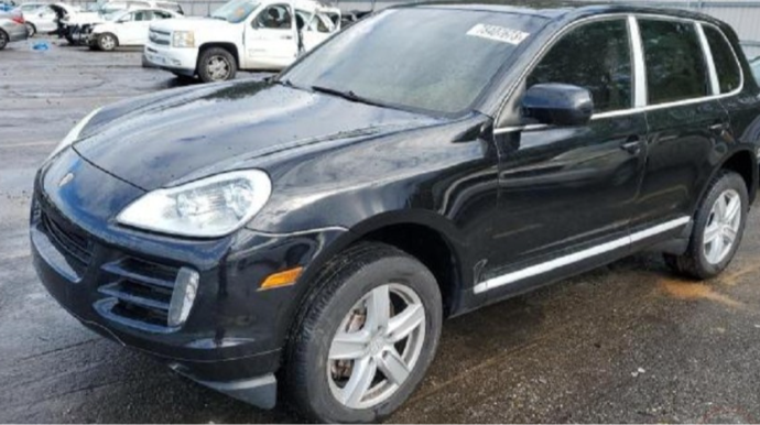 Cütü 175 dollara satılan Porsche Cayenne  - FOTOLAR