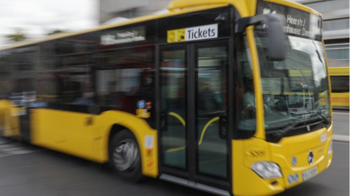 İki avtobus toqquşdu  - 12 nəfər xəsarət aldı 