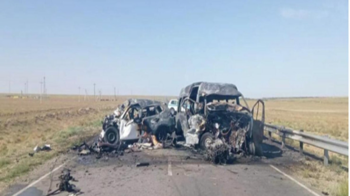 DƏHŞƏTLİ QƏZA:  Mikroavtobusla minik avtomobili toqquşdu, 9 nəfər öldü