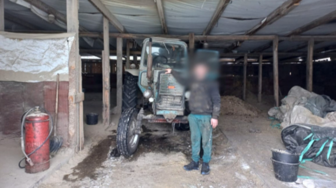 Sevgilisi ilə görüşə getmək üçün traktor qaçırtdı 