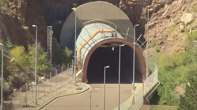 Yeraltı şəhər və ya nüvə bunkeri: Trampın sığınacağı - VİDEO 