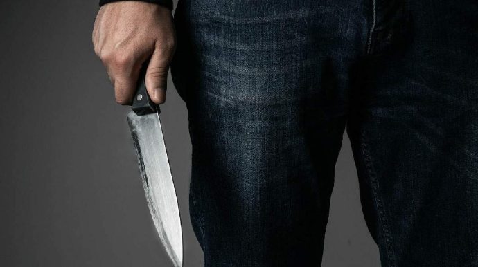 Biləsuvarda 45 yaşlı kişi bıçaqlanıb 