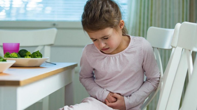 Lənkəranda bir ailənin iki üzvü qidadan zəhərlənib, 5 yaşlı uşaq ölüb