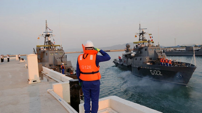 Azərbaycan hərbi gəmiləri Qazaxıstana yola düşdülər - FOTO