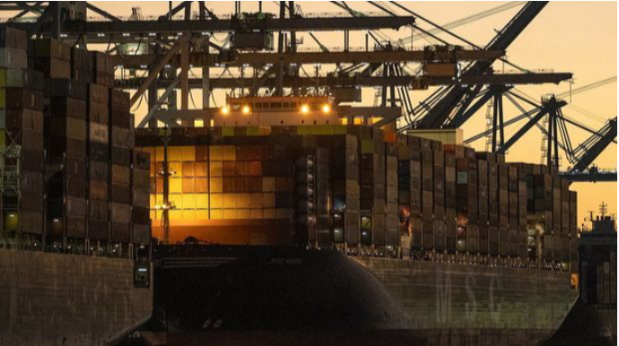 İran İsraillə əlaqəli yük gəmisini ələ keçirməsinin səbəbini açıqladı - VİDEO 