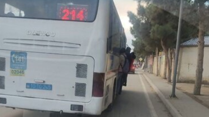 Avtobusu qapısı açıq sürənlər cəzalanacaq? - BNA-dan AÇIQLAMA 