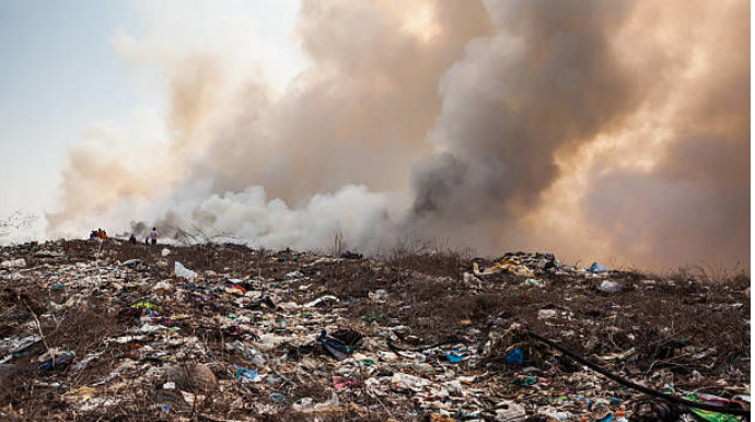 Sumqayıtda məişət tullantıları poliqonu yanır - FOTO
