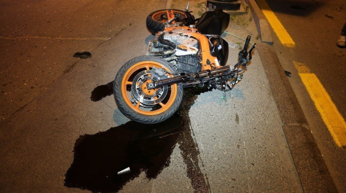 В Баку водитель мотоцикл попал в ДТП и сломал ногу[ /b]