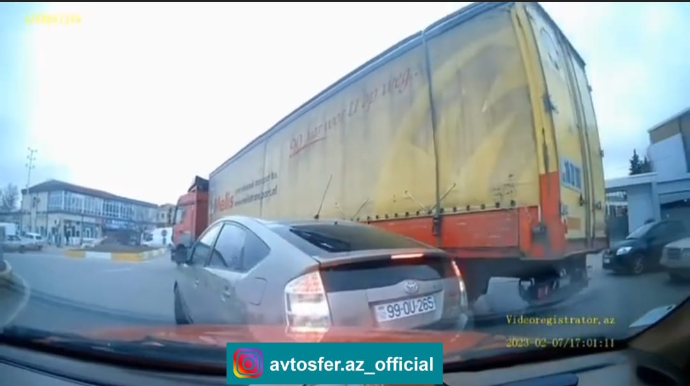 Qəzadan yayınmaq istədi, yenə qəza törətdi  - 99-OU-265 - VİDEO