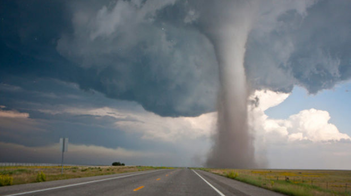 Rusiyada qorxunc tornado peyda oldu – VİDEO 