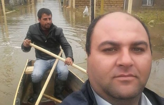 Bakıda küçədə qayıqla gəzdilər – VİDEO