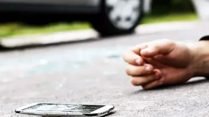 Biləsuvarda minik maşını piyadanı vuraraq öldürüb 