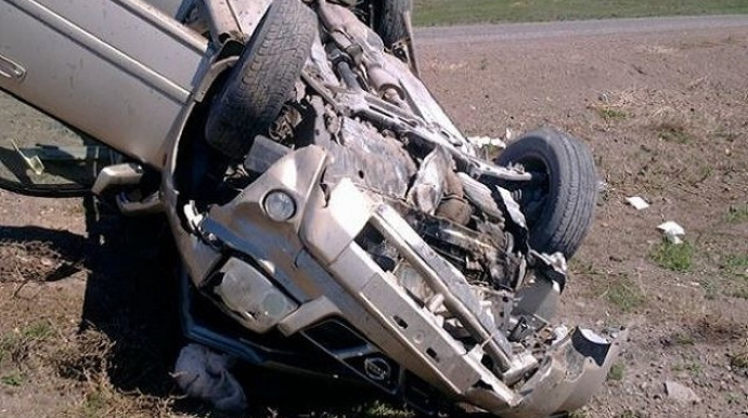 Ağdaşda maşın aşdı, ər-arvad yaralandı 