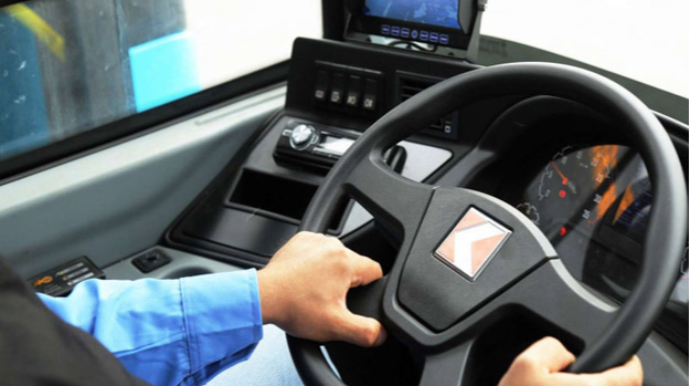 Yeniyetmə avtobusu oğurlayıb 200 km-dən çox sürdü