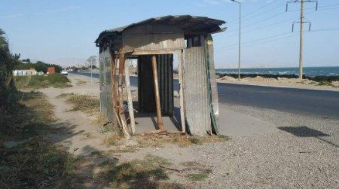 Sumqayıtda təhlükə saçan dayanacaq   - FOTO