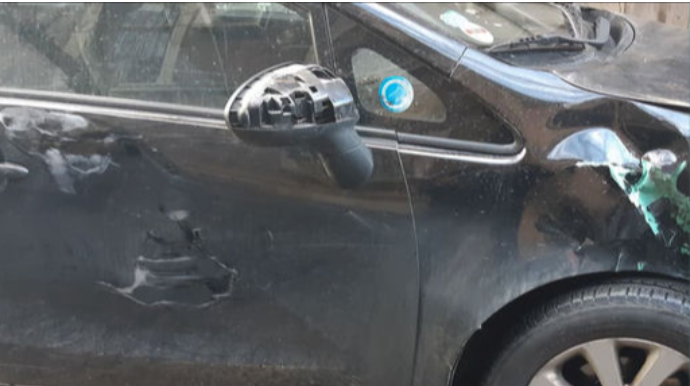 Səhər yeməyi taksi sürücüsünə baha başa gəldi: Bakının mərkəzində qəza - FOTO 