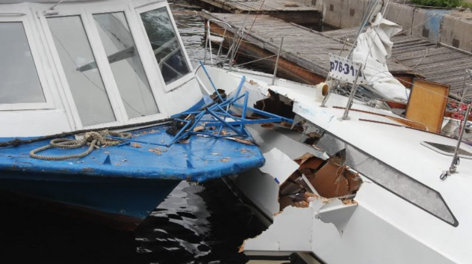 На востоке Китая столкнулись два судна, есть погибший и раненые
