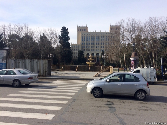 Cavid parkının qarşısında yeraltı keçid tikilir - FOTO