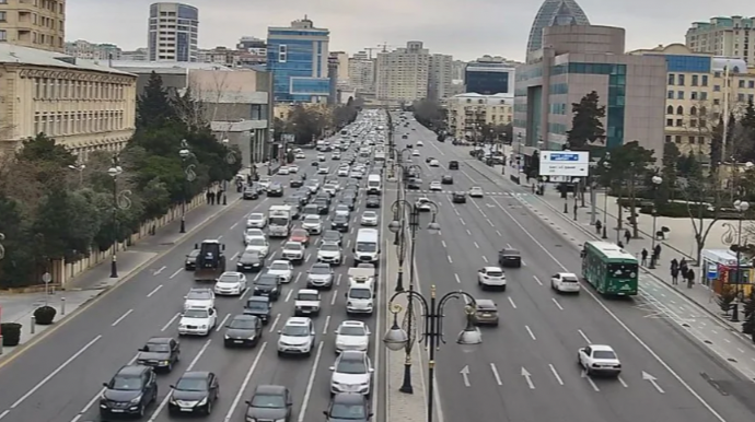 Bu yollarda tıxac var - SİYAHI 