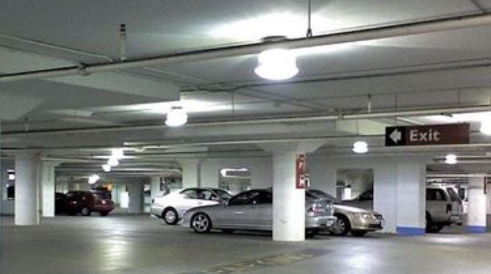 Bakıda yaşayış binalarında da parklanma yerləri BAHALAŞDI 