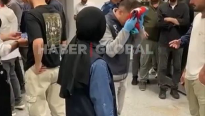 Türkiyə polisindən Azərbaycan bayrağına EHTİRAM   - VİDEO