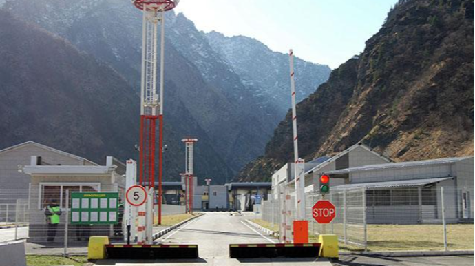 Rusiya quru sərhədlərini açdı 