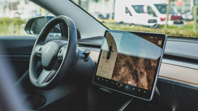 Sürücü dövrü tarixə qovuşur  - Süni intellekt əsaslı avtopilot gəlir